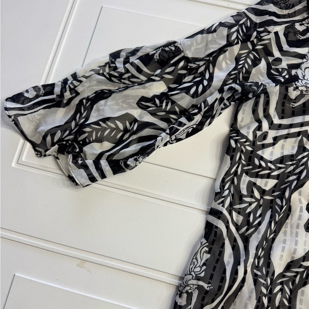 Diane Von Furstenberg Womens 10 Silk Black White Print Ruffle Blouse Bell Sleeve - Picture 2 of 8